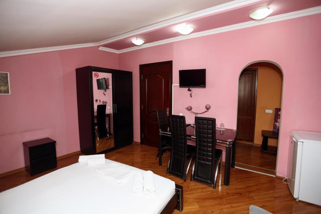 Hotel Isaka Tbilisi ภายนอก รูปภาพ